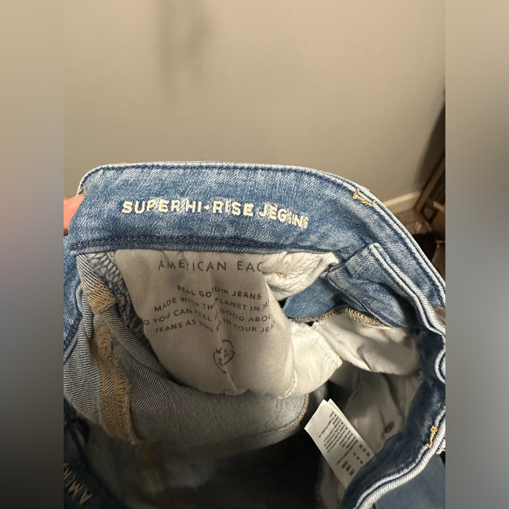 American Eagle High Rise Jeans - Picture 2 of 4